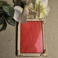 creme-messing-fotoramme-blomsterhjoerner-gammel-billedramme
